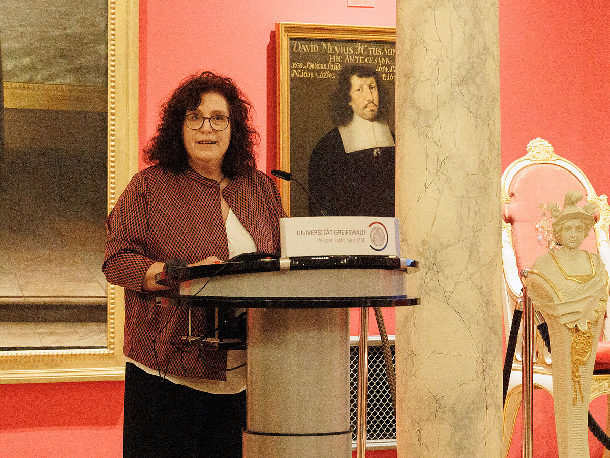 Begrüßung: Prof. Dr. Katharina Riedel, Rektorin der Universität Greifswald